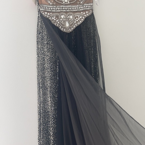 Sherri Hill Prom Dress - Picture 11 of 15